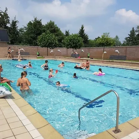 Campsite Mooi Chalet In Loenen